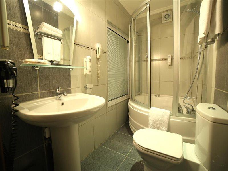 Tria Elegance Istanbul Hotell Exteriör bild
